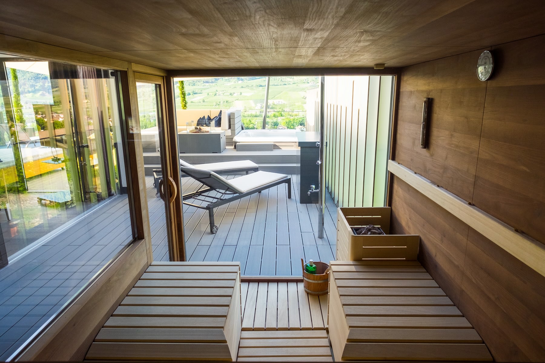 Penthouse Suite DolceVita Premium Finnish exterior sauna