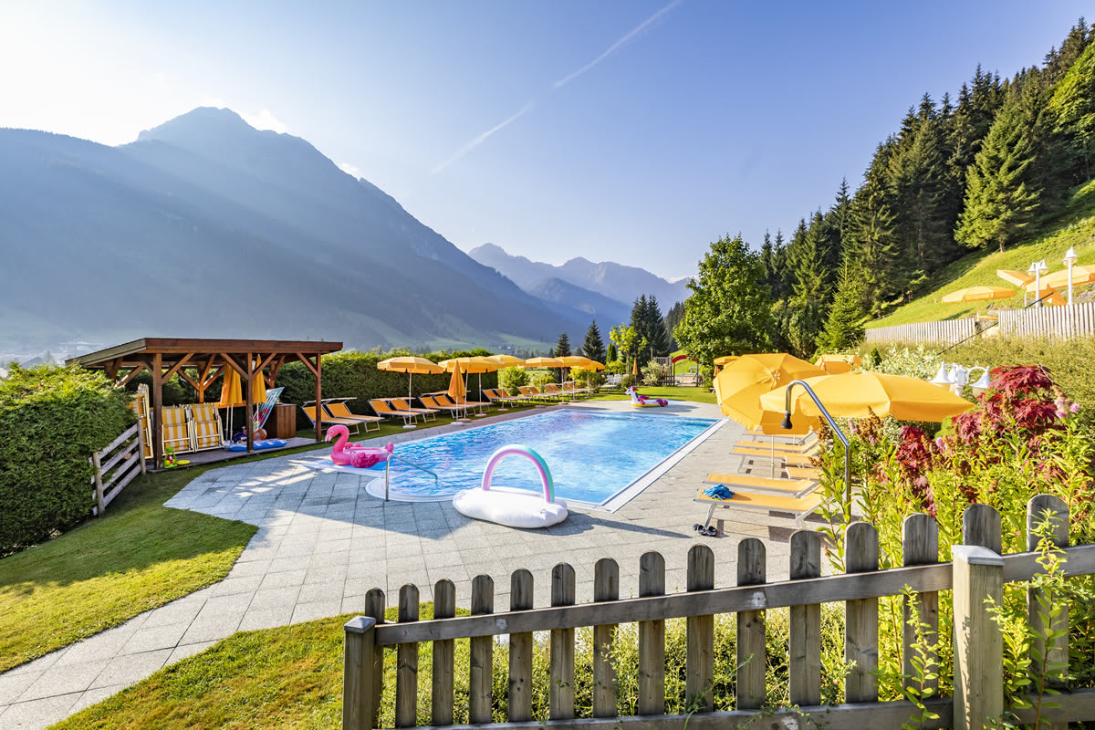 Outdoor-Pool - Hotel mit Schwimmbad in Wagrain-Kleinarl, Salzburgerland